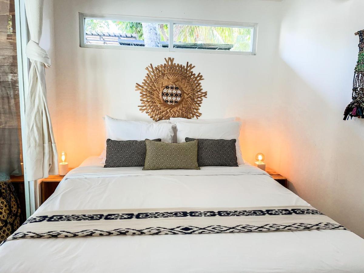 Villa Kotak Surfers Escape Reopening Rates Apply Now 塞隆贝拉纳克 外观 照片